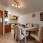 Haus Lilli Mit Pool Apartamento *