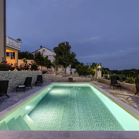 Haus Lilli Mit Pool Lejlighed