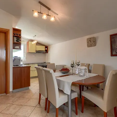 Haus Lilli Mit Pool Apartamento *