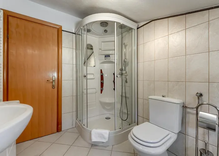 Haus Lilli Mit Pool Appartement