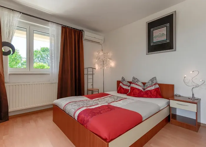 Haus Lilli Mit Pool * Ražanac